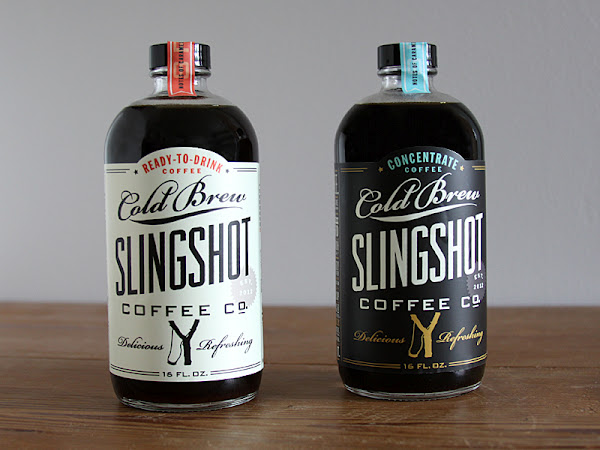 Slingshot Coffe Co. stellt dieses Kaltgetränk aus Kaffeesorten her, die von Counter Culture Coffee Roasters geröstet wurden. Es ist ein kleines Unternehmen