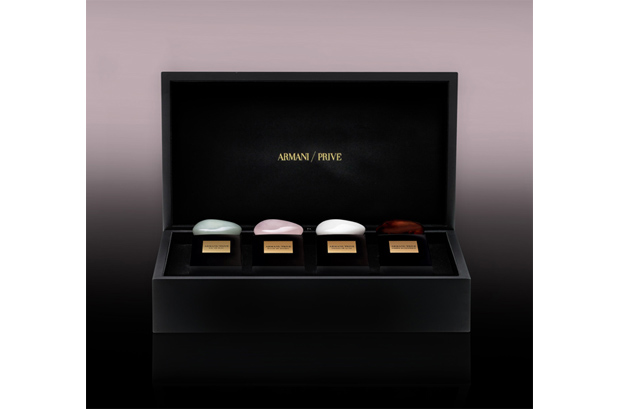 This elegant wooden box has been developed and manufactured by Dapy for Armani Privé .