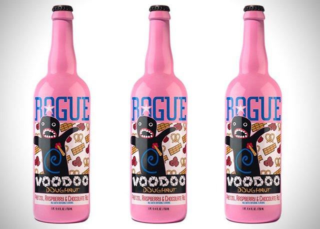 Rogue Ales第三次与Voodoo Donut合作创建了Rogue Voodoo Donut椒盐脆饼覆盆子巧克力啤酒。 这个独特的工匠作品包含十二种烘焙原料，包括伏都教甜甜圈的特色椒盐脆饼和覆盆子。 该啤酒现已提供750毫升瓶装。 粉色