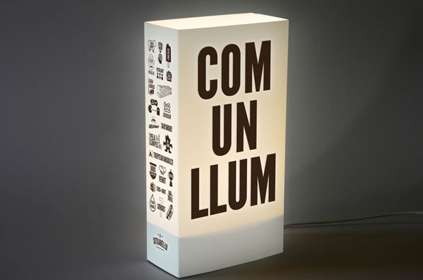 Com un llum is a project devised by the designer Tati Guimarães