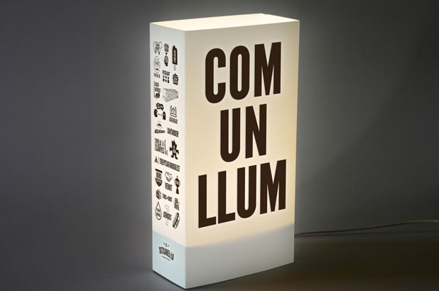 Com un llum est un projet imaginé par le designer Tati Guimarães