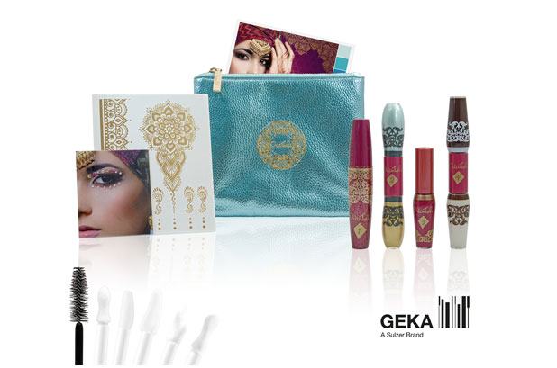 orienTALE is based on one of the trends of the spring / summer season 2018: “Global glamor without limits”. A combination of Persian elements and sabby chic designs as a tribute to the feminine icons of the Orient. The different textures with ornaments and astrological symbols are reinterpreted to create a dreamy decorative effect. The first product in the range is the new persianEYES mascara brush . Its new and innovative EOSfoam two-component fiber with foam exterior allows for an ultra-soft and eye-friendly application. GEKA's patented SIAM cut creates special zones of volume. The packaging surprises with its metallic red and gold sleeve decoration. The second product in the collection is a new standard double packaging for liquid eyeshadow. On one side