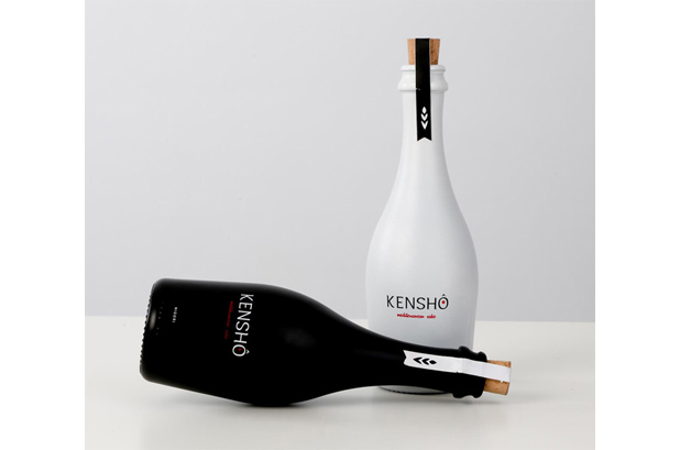 A empresa espanhola de personalização de recipientes de vidro Studio Glass e Kensho Mediterranean Sake apresentam o primeiro saquê espanhol feito na Espanha