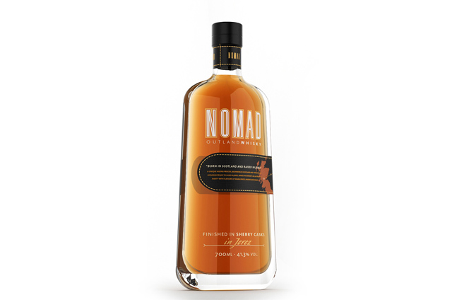 <p>NOMAD es el precursor en una nueva categoría dentro de los whiskies premium: el <strong>Outland Whisky</strong>. Una imagen gráfica que realza la sobriedad escocesa de su origen y la madurez cálida de la luz jerezana. <br /><br />La elección de la <strong>botella</strong> ha sido determinante para ilustrar la esencia exclusiva del producto. </p>
