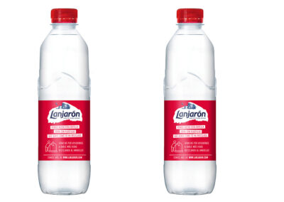 Lanjarón presenta su botella de 50cl hecha totalmente con plástico reciclado