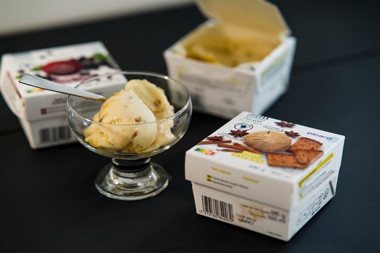 Picard riduce il consumo di plastica con una scatola di gelato a base di fibre di AR Packaging