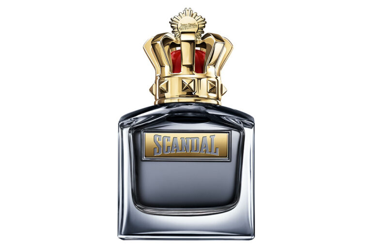 TNT Global Manufacturing firma el tapón de Scandal for Him de JPG
