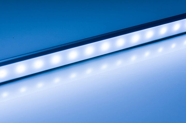 Le soluzioni DuPont™ Cyrel® presentano Cyrel® Lightning UV-LED