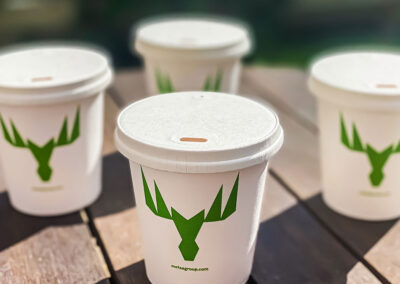 Paper Lid CompanyとMetsäBoardは、リサイクル可能な段ボール製のカップ蓋を提供します