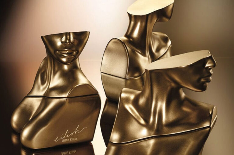 A bust signed by Billie Elish