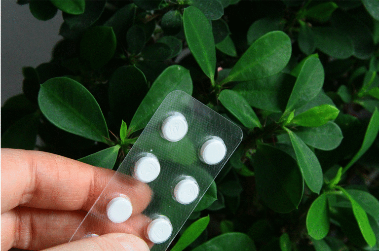 Huhtamaki выпускает Push Tab®, блистерную упаковку из мономатериала из ПЭТ, не содержащую алюминия.