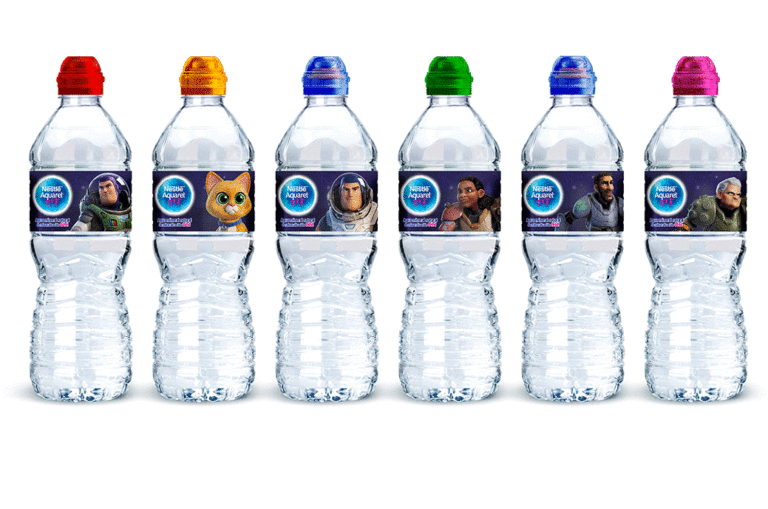 Les stars de l'Éclair de Disney Pixar dans des bouteilles Nestlé Aquarel