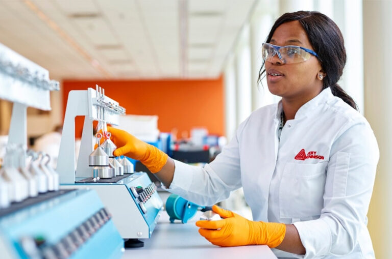 Certificação TÜV de conteúdo de base biológica para adesivos Avery Dennison