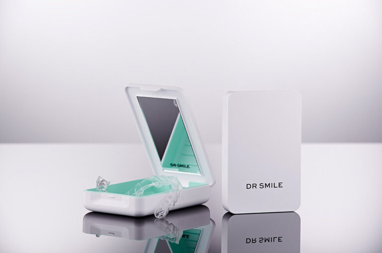 Corpack designs and develops an aligner case for DrSmile