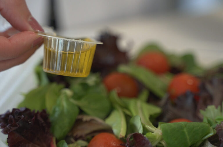 ADBioplastics entwickelt zusammen mit Borges kompostierbare Einzeldosisbehälter für natives Olivenöl extra