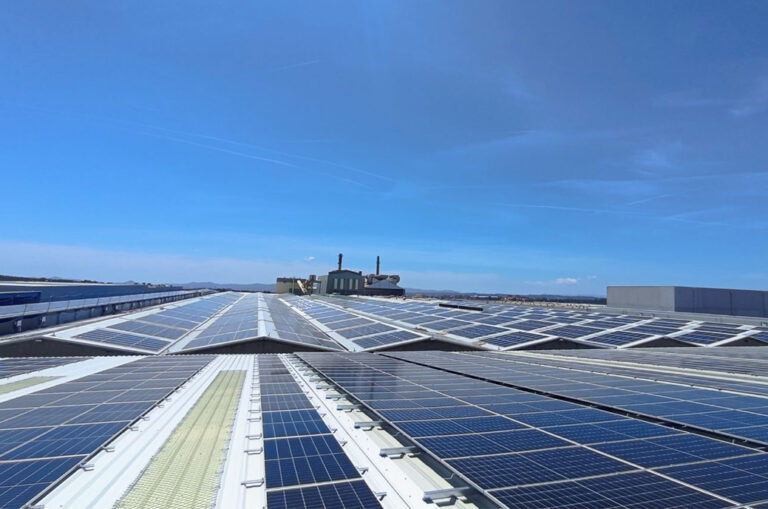 Vidrala begins the energization of the photovoltaic plant of Castellar Vidrio